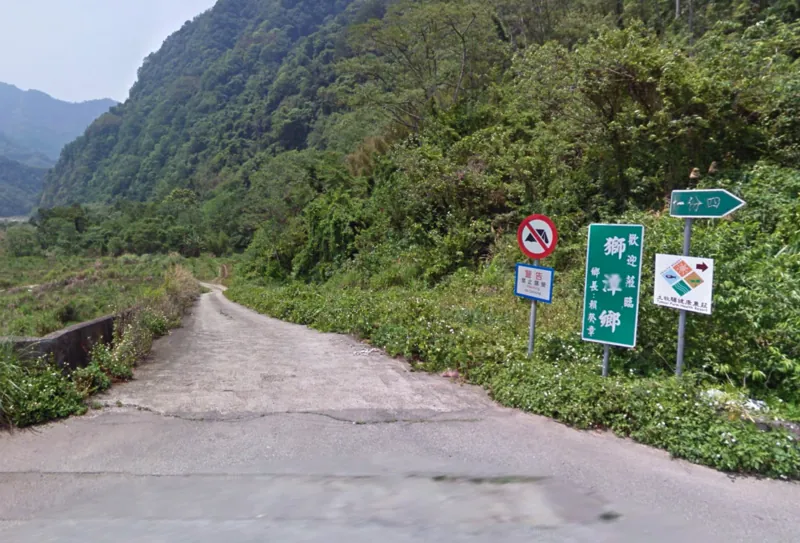 錦卦大橋下水典車行叉路